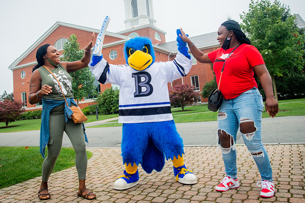 Alumni kick-started the day with breakfast and their favorite caffeinated beverage — and high fives from Flex!