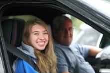 girl and her father moving in at Move in Day 2021