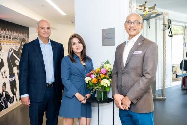 David L. ’87 and Wendy M. (Calderon) ’88 Giunta with President Chrite